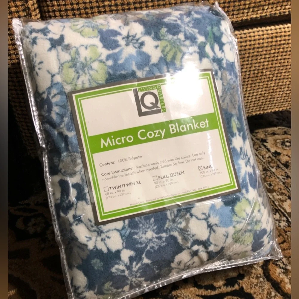 Micro Cozy Blanket - Blue & White Floral King Size